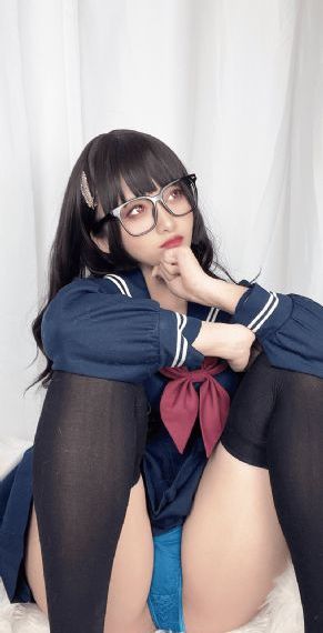 一人上面3人在线观看