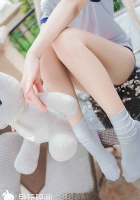 《年轻女教师2》在线播放