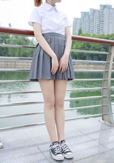 老师扒下内裤让我爽了一夜视频