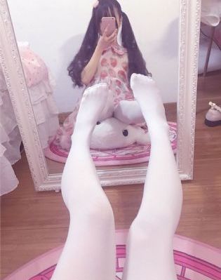 三人不停在她体内进进出1出视频